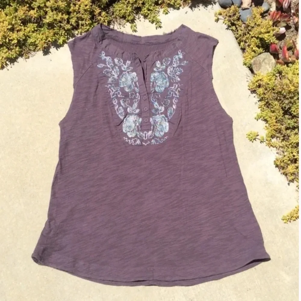 Cotton sleeveless embroidered tank top - Picture 9 of 9